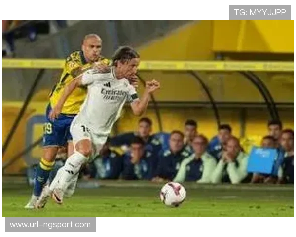 维尼修斯：皇马更衣室谈话曝光，称“金球奖是动力”